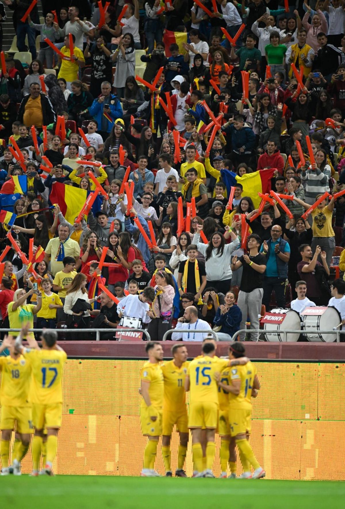 „Noi, românii, ne dăm la gioale între noi!” » Sprijin vocal pentru Iordănescu și „tricolori”: „Au parte de critici subiective”