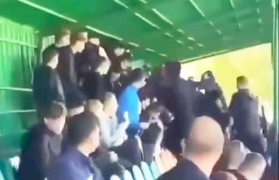S-au luat la bătaie printre părinți! » Scene violente la derby-ul din Liga Elitelor U16. Atenție, imagini dure!
