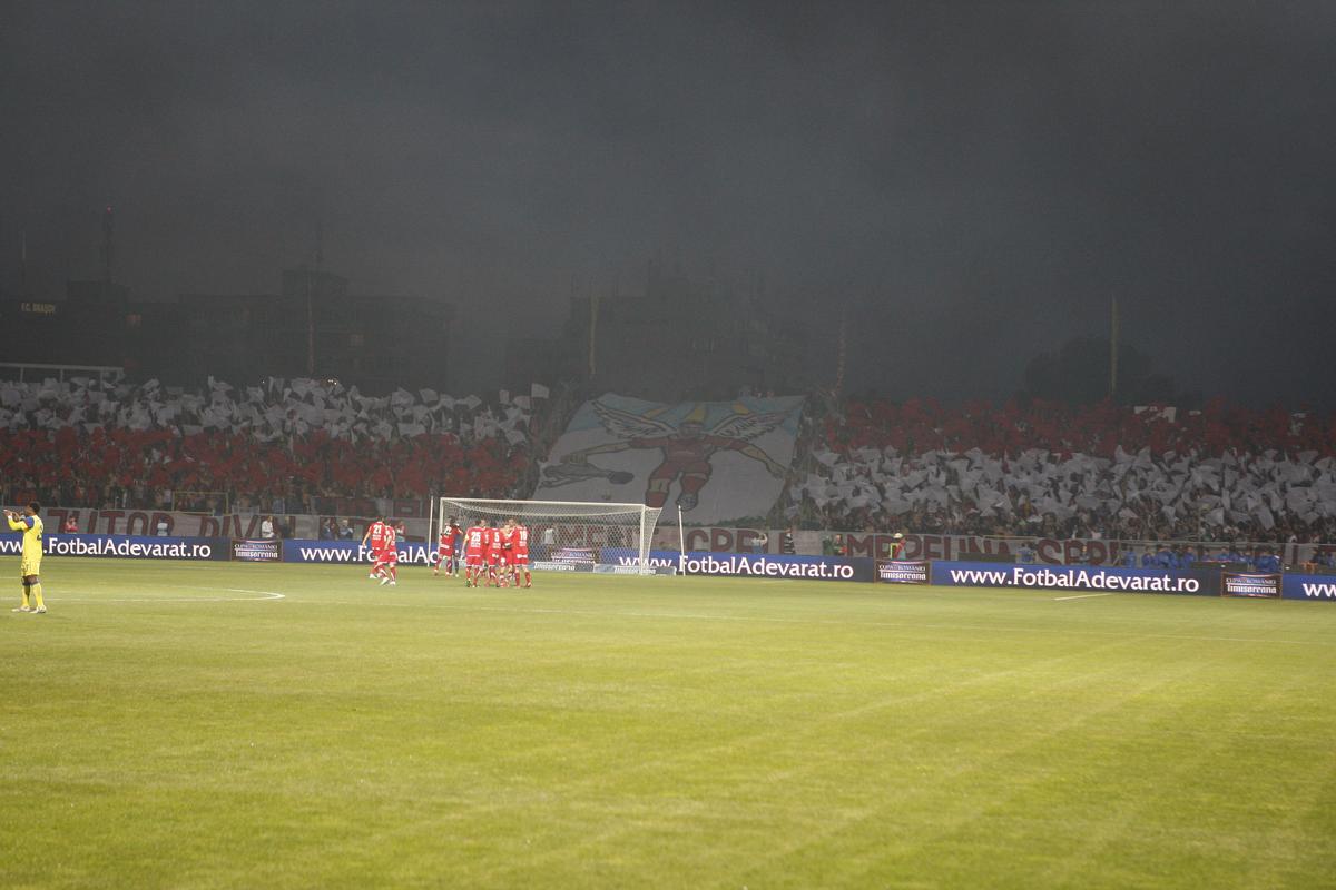 Se anunță spectacol de zile mari la Dinamo - FCSB » GSP prezintă o colecție impresionantă a scenografiilor din ultimii 20 ani