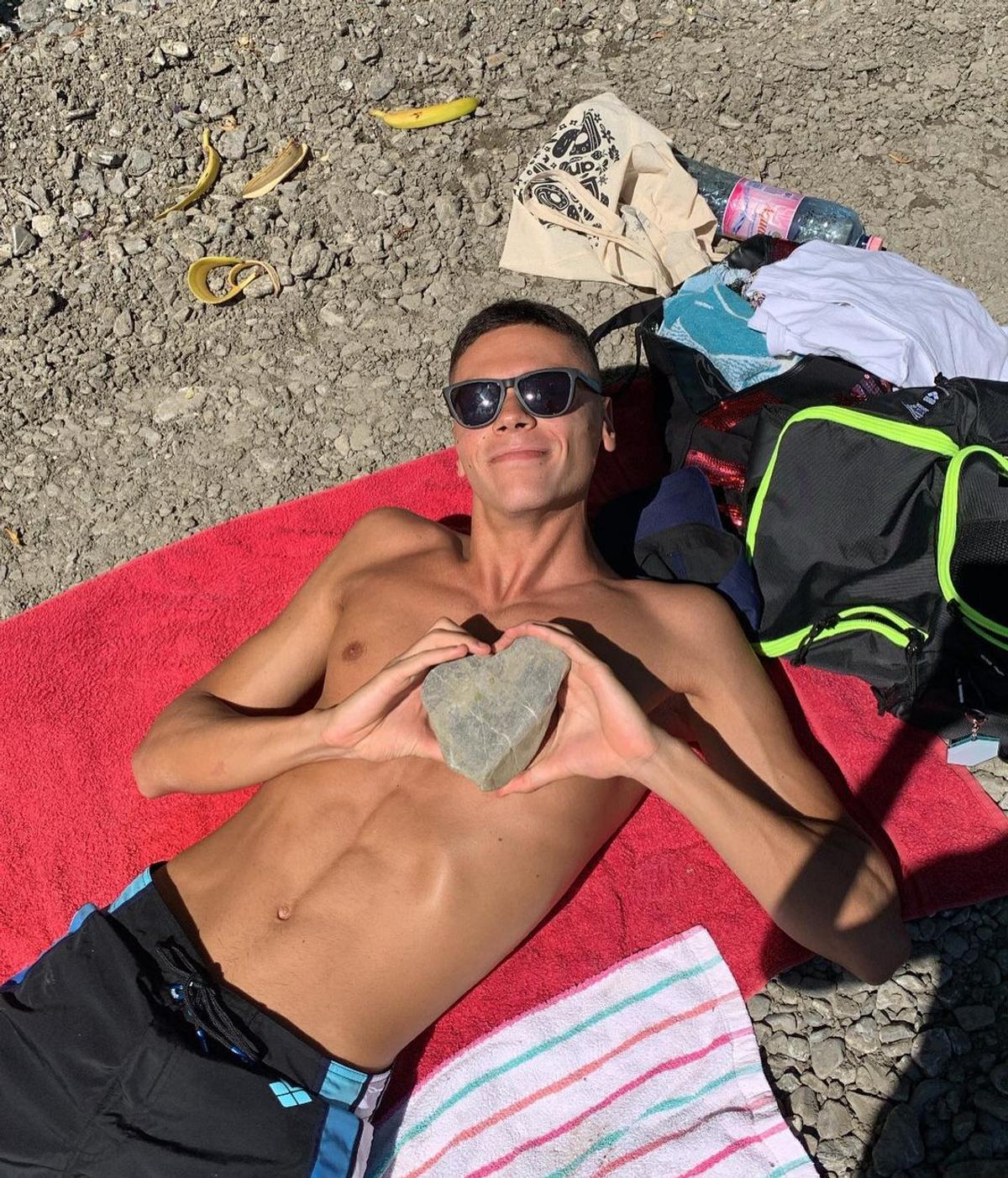 David Popovici i s-a destăinuit lui Micutzu: „Un membru al familiei se confruntă cu dependența de droguri și jocuri de noroc” + Drumul de la copilul agresat de antrenoare la campionul olimpic