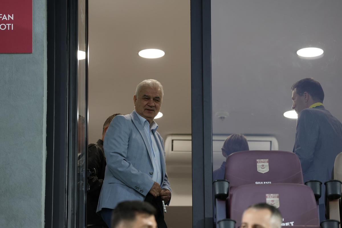 Personalități remarcante din fotbalul românesc și-au făcut apariția la stadion pentru meciul României U21 / Foto: Ionuț Iordache GSP