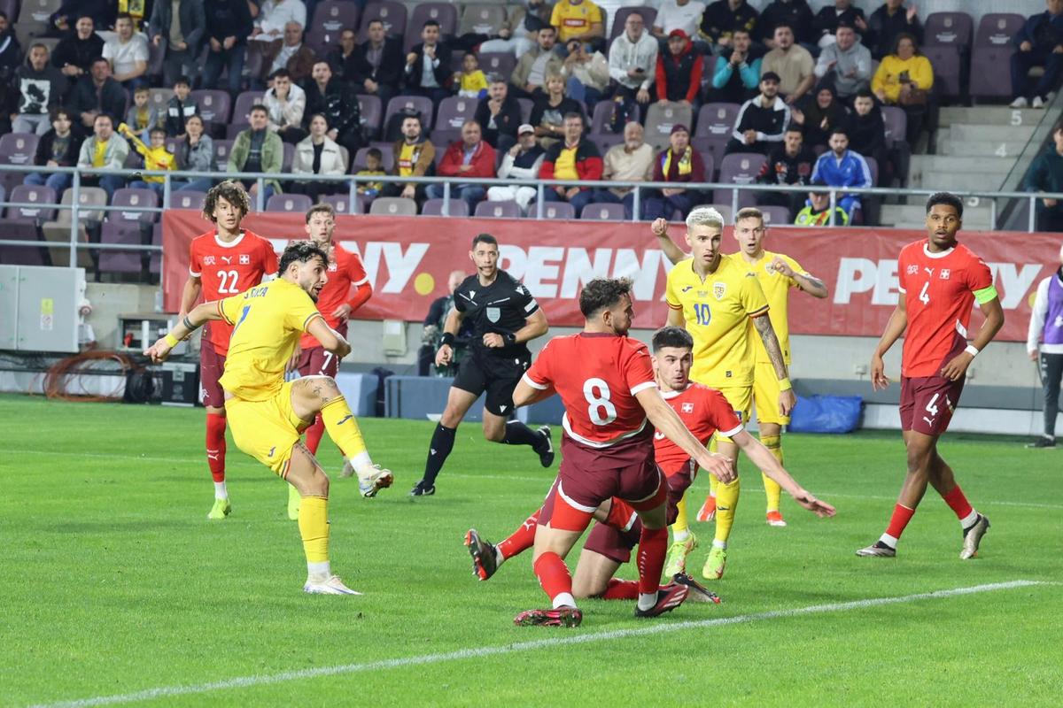 „Pancu? Era un pic agitat” » „Turcul” de la U21, după ce l-a tras pe selecționer de lângă arbitru: „Încă are putere, greu să-l ții”