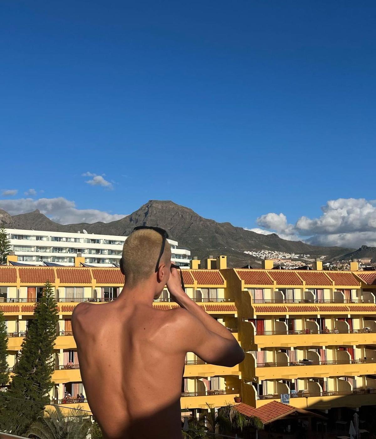 David Popovici i s-a destăinuit lui Micutzu: „Un membru al familiei se confruntă cu dependența de droguri și jocuri de noroc” + Drumul de la copilul agresat de antrenoare la campionul olimpic