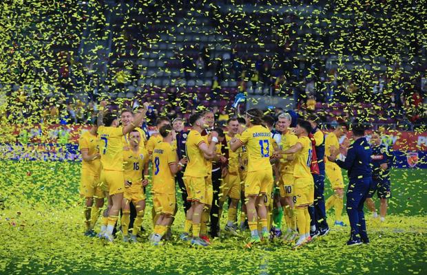 Imagini senzaționale pe Giulești » „Tricolorii” au făcut „hora bucuriei” după calificarea la EURO 2025