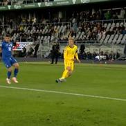 Penalty pentru Lituania în meciul cu România / FOTO: Capturi @Antena 1