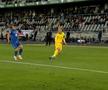 Penalty pentru Lituania în meciul cu România / FOTO: Capturi @Antena 1