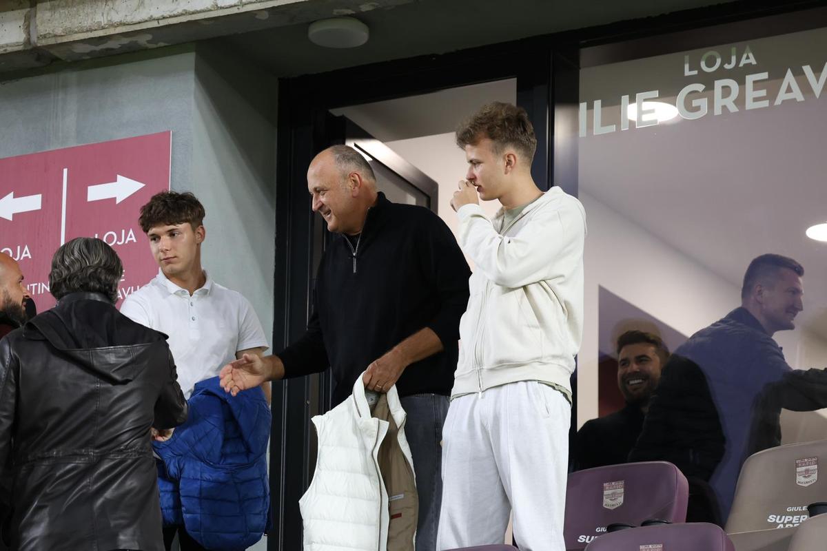 Personalități remarcante din fotbalul românesc și-au făcut apariția la stadion pentru meciul României U21 / Foto: Ionuț Iordache GSP