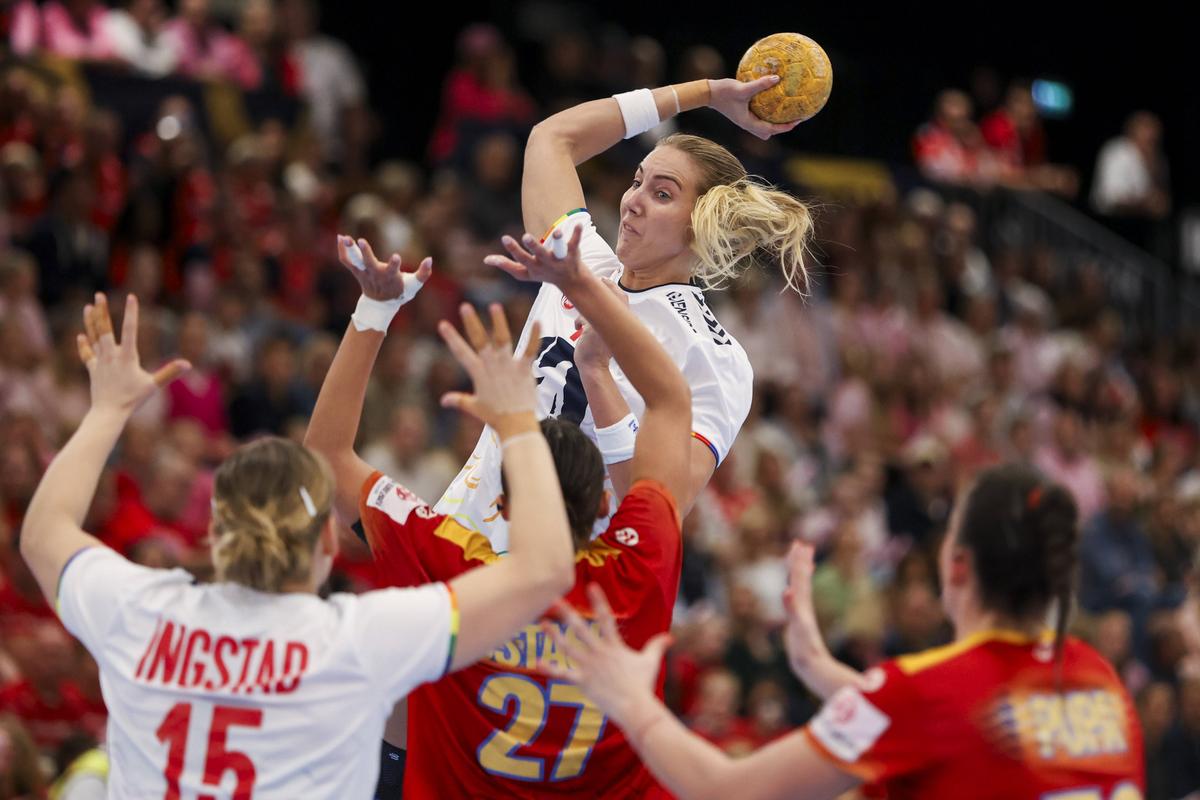 România a depășit toate așteptările în Norvegia, la debutul în EHF Euro Cup! Ce final tensionat împotriva campioanei olimpice și europene!