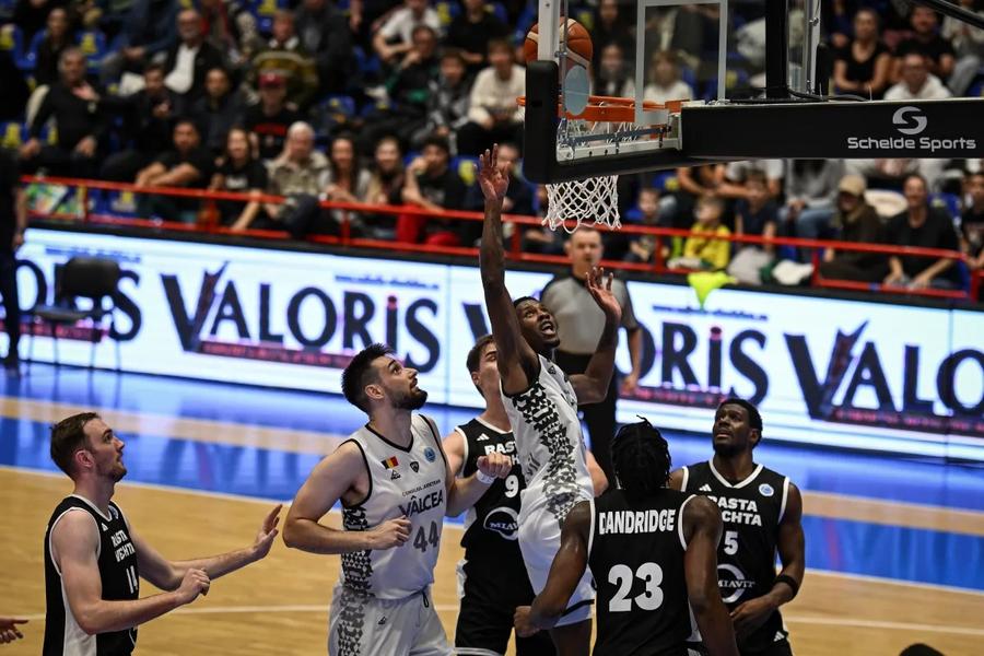O victorie și două înfrângeri pentru echipele românești în FIBA Europe Cup » CSM Oradea, debut cu dreptul
