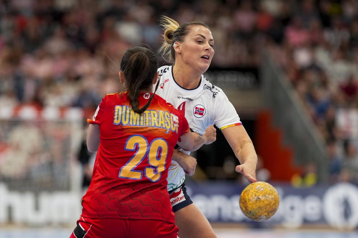 Antrenorul naționalei feminine a României, după meciul strâns cu Norvegia de la EHF Euro Cup: „Mi-a dat o încredere personală pentru viitor”
