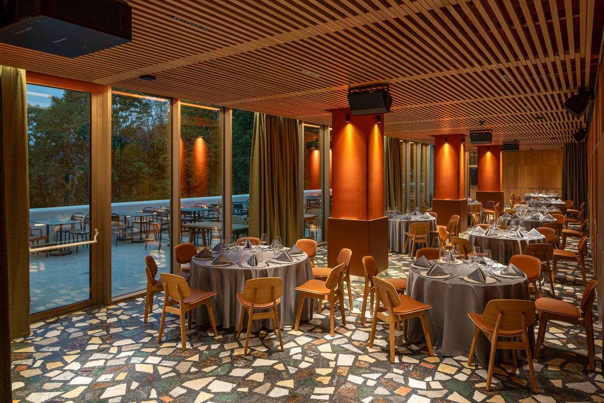 Telecabina Tâmpa şi restaurantul Panoramic din Braşov / Foto: Facebook