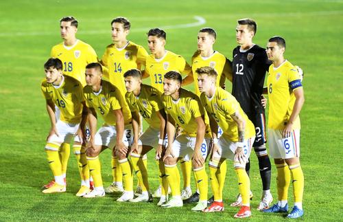 Rândul de sus:  David Miculescu, Victor Dican, Antonio Sefer, Bogdan Racovițan, Mihai Popa, Vladimir Screciu

Rândul de jos: Ianis Stoica, Valentin Țicu, Alexandru Țîrlea, Dragoș Albu, Claudiu Petrila