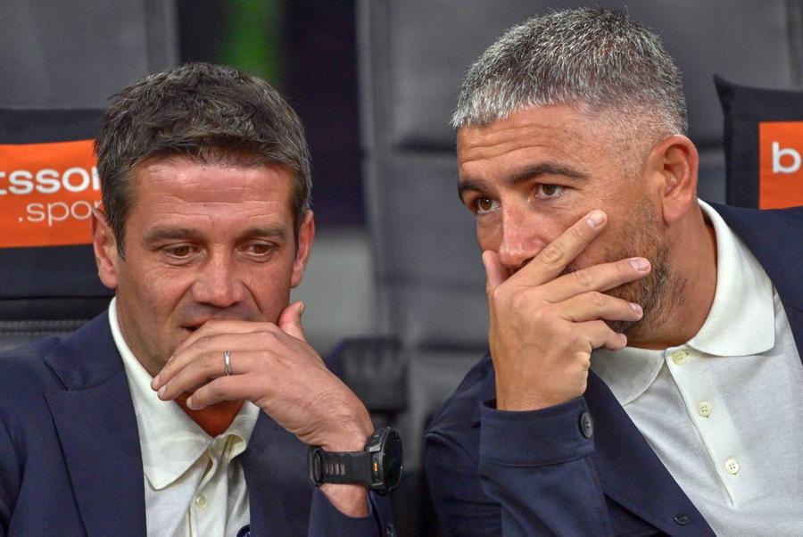 Aleksandar Kolarov, asistentul lui Cristi Chivu, așteaptă mâine decizia Comisiei de Disciplină pentru a ști dacă va fi pe bancă la meciul cu Fiorentina / Foto: Imago Images Cristi Chivu a aflat pedeapsa după meciul cu Atalanta » Comisia de Disciplină a făcut anunțul