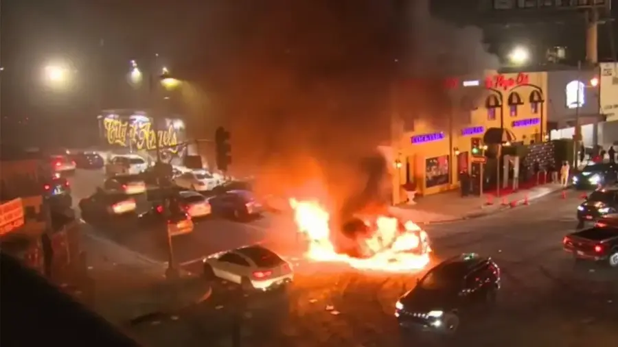 foto: incidente de tip „street takeover” / Fox News Donald Trump amenință că mută meciurile de la Cupa Mondială: „Îl sun pe Infantino să nu se mai joace acolo” + Jocurile Olimpice, în pericol?