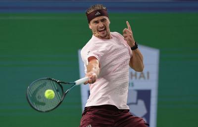 Alexander Zverev revine în semifinalele turneului Masters 1000 de la Shanghai după 7 ani: „Am gestionat bine presiunea”