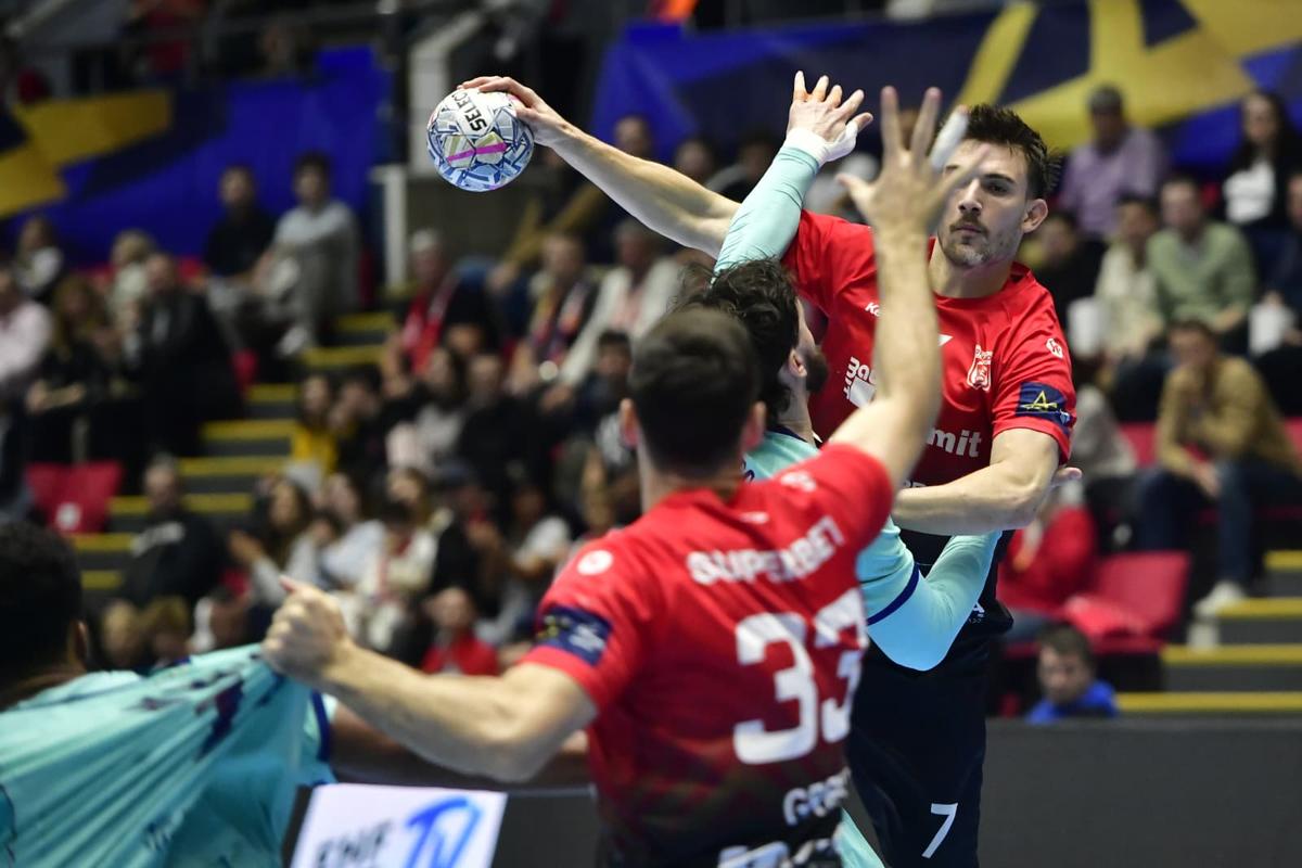 Dinamo - Barcelona, în Liga Campionilor la handbal masculin