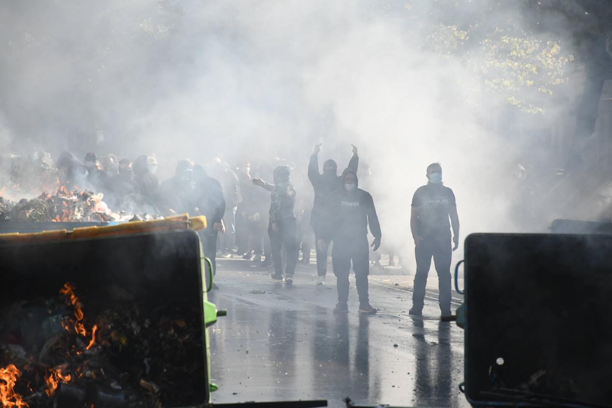 Protestele din capitală au dat peste cap planurile UEFA: meciul din Conference League a fost mutat de urgență