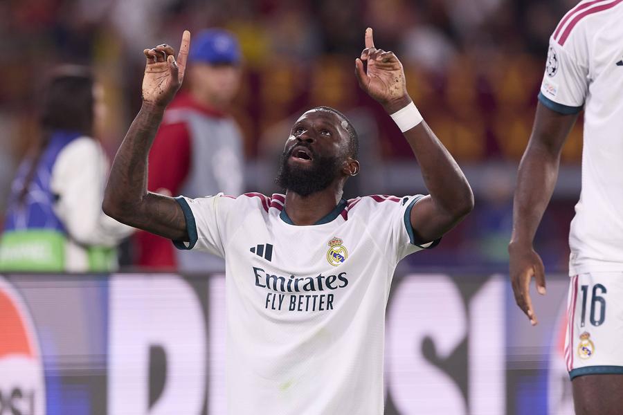 Antonio Rudiger, eroul lui Real Madrid în meciul cu AS Roma // foto: imago images Eroul lui Real Madrid nu s-a bucurat după victoria spectaculoasă în fața Romei: „Sentimentul este dulce-amar”