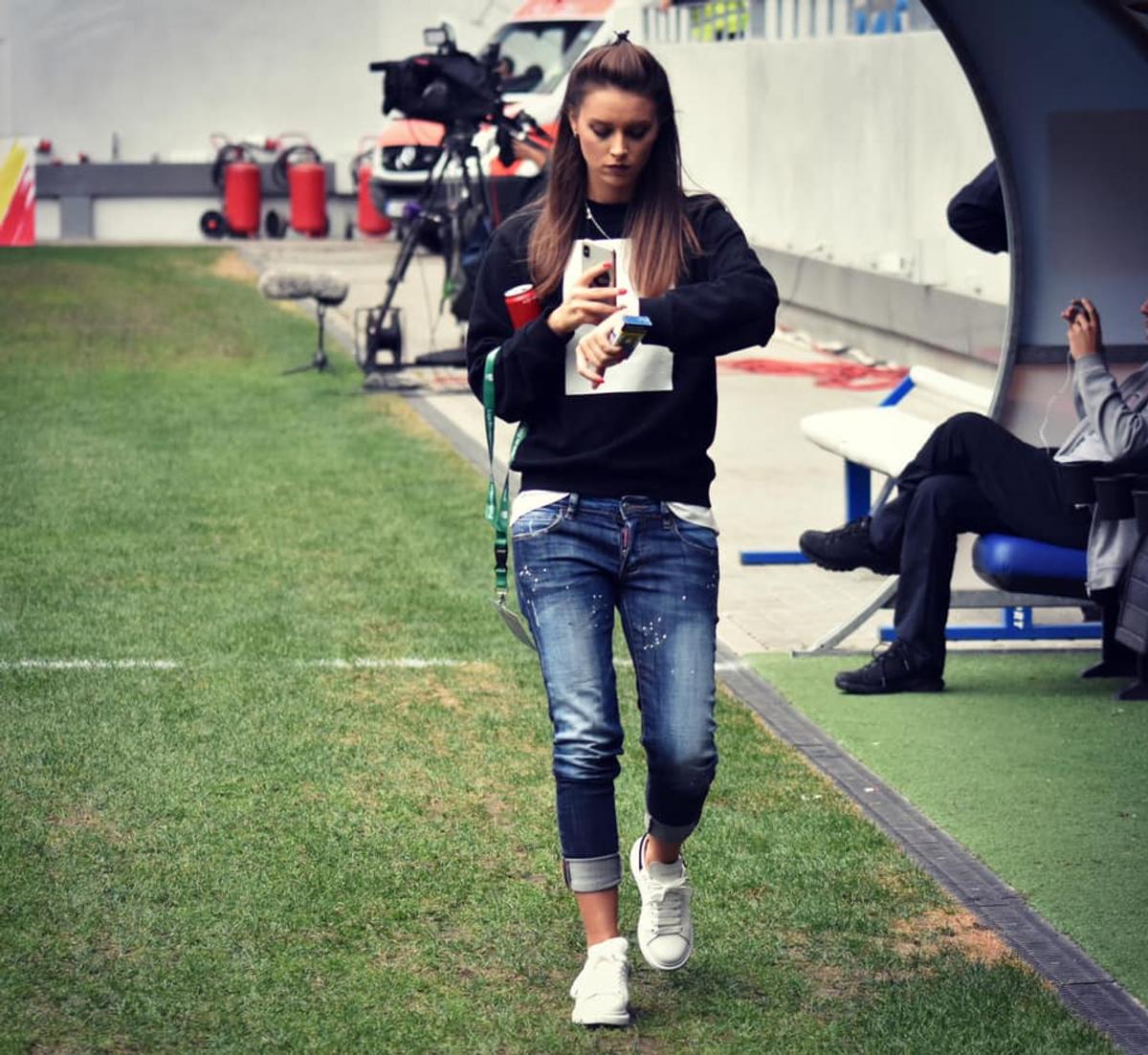 FOTO Cel mai sexy reporter LOOK se destăinuie: „Suporterii români sunt comozi, le lipsește pasiunea cu adevărat”