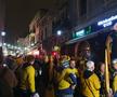 ROMÂNIA - SUEDIA // VIDEO + FOTO Care rivalitate? Fanii suedezi și cei români s-au distrat împreună în Centrul Vechi