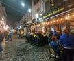 ROMÂNIA - SUEDIA // VIDEO + FOTO Care rivalitate? Fanii suedezi și cei români s-au distrat împreună în Centrul Vechi