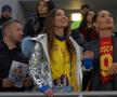ROMÂNIA - SUEDIA // FOTO Iubita lui Pușcaș a animat atmosfera pe Arena Națională » Mesajul special de pe tricou