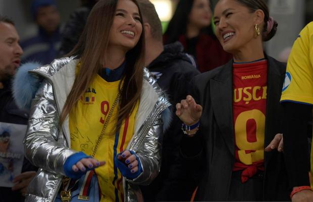ROMÂNIA - SUEDIA // FOTO Iubita lui Pușcaș a animat atmosfera pe Arena Națională » Mesajul special de pe tricou