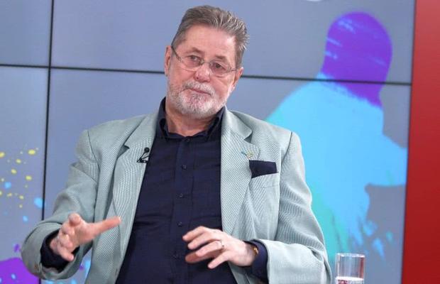 ROMÂNIA - SUEDIA 0-2 // Cornel Dinu, între umor și violență: „FRF să-i strângă mâna lui Contra, dar în ușă” + Critici pentru Burleanu