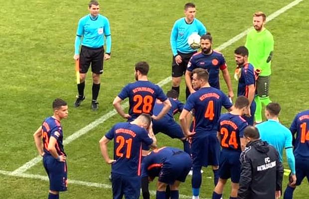 Scandal monstru în Liga 2: „Jucătorii noștri au fost scuipați și înjurați de președinte” + fratele lui Istvan Kovacs ar fi fost hărțuit cu jigniri xenofobe!
