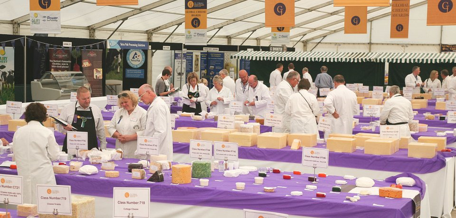 Frome Cheese Show - cel mai important eveniment din orașul Frome Top 5 meciuri de fotbal amânate din motive bizare! Madonna, Eclipsa + un record absolut: o partidă a fost reprogramată de 33 de ori