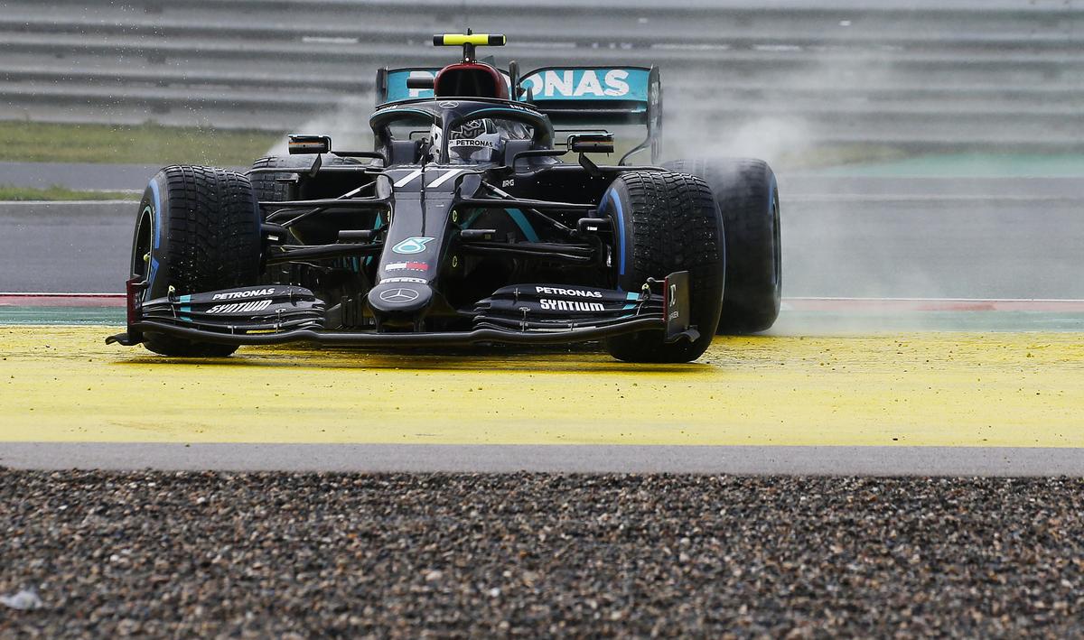 FOTO Lewis Hamilton a făcut ISTORIE! E campion mondial pentru a 7-a oară și l-a egalat pe Michael Schumacher după MP al Turciei
