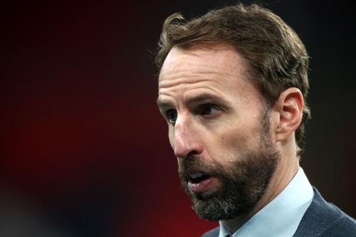 Gareth Southgate, selecționerul Angliei, 50 de ani, le-a ascuns jucătorilor că a luat virusul în octombrie. A prezentat simptome și s-a autoizolat zece zile.
