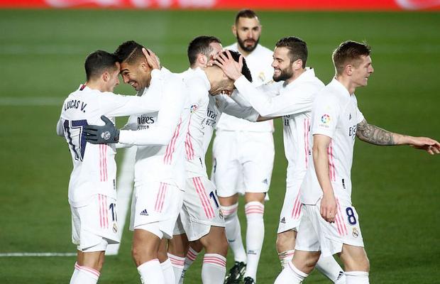 Real Madrid luptă cu PSG pentru înlocuitorul lui Casemiro » Negocieri cu colegul lui Tătărușanu
