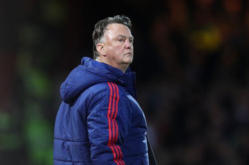 Van Gaal a căzut de pe bicicletă și are fractură! Dar mâine va fi la meci: Cum se deplasează