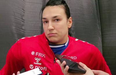 Cristina Neagu, un car de nervi: „Înseamnă că nu ești român!” » Le face praf pe arbitre: „Fetele astea nu cred că știu ce s-a întâmplat azi”