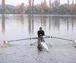 Marius Cozmiuc, campion mondial și european, la primele lovituri pe apă în antrenamentul de ieri FOTO Dumitru Angelescu