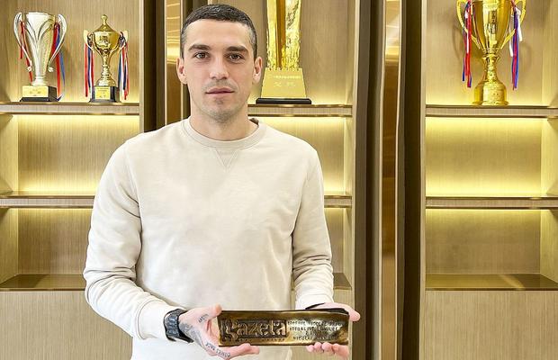 Nicolae Stanciu este Fotbalistul Român al Anului 2022: „Mi-am dorit enorm ca într-o zi să fie scris și numele meu pe acest trofeu”