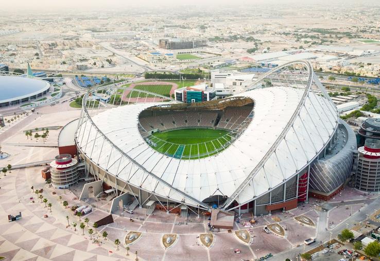 KHALIFA INTERNATIONAL Capacitate: 40.000 locuri Cost:
374 milioane de dolari