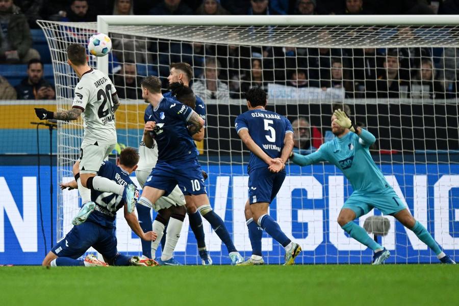 Alex Grimaldo, superstar la Leverkusen, gol în vinclu cu Hoffenheim Foto: Guliver/GettyImages Ce jucător a aruncat Barcelona! E cel mai în formă jucător din lume pe postul lui, se pregătește de debutul la națională și ar putea semna cu alt colos!