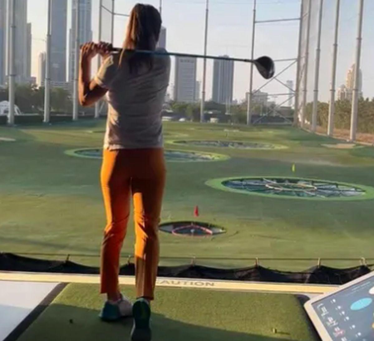 Simona Halep a lăsat racheta de tenis pentru crosa de golf