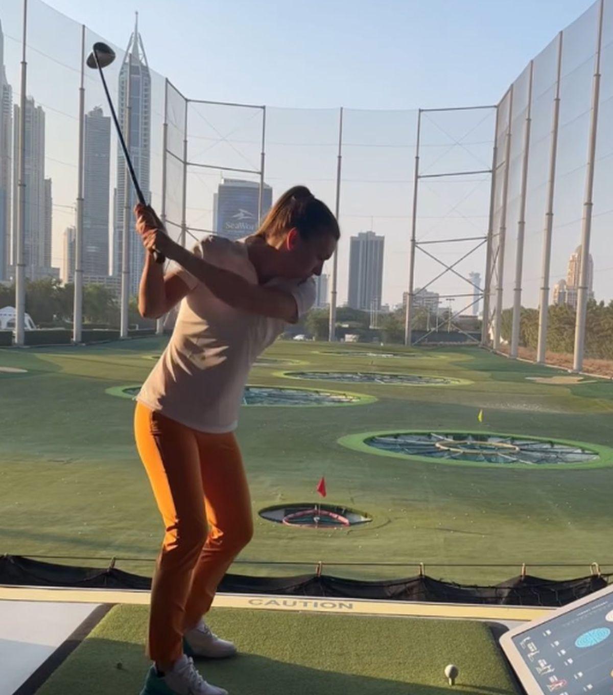 Simona Halep a lăsat racheta de tenis pentru crosa de golf