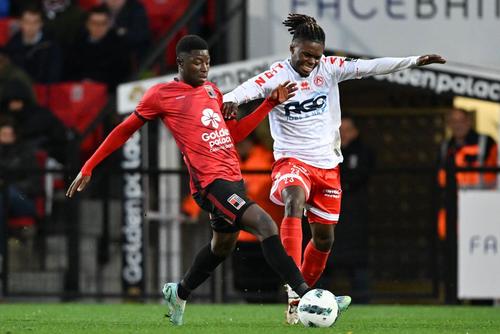 Alex Mighten (dreapta) este împrumutat la Kortrijk // Foto: Imago