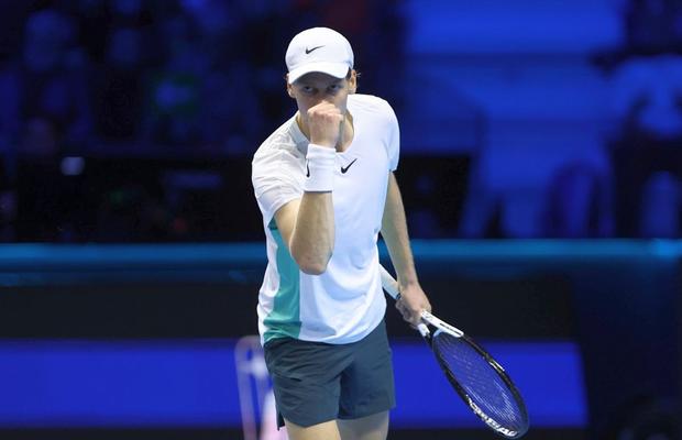 Jannik Sinner și Novak Djokovic, duel electrizant la Turneul Campionilor » Italianul a câștigat după un meci de peste 3 ore