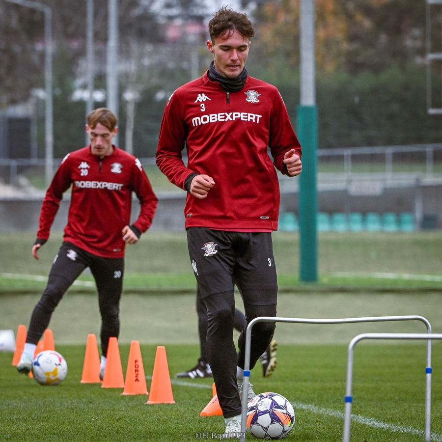 Robert Bădescu a revenit la Rapid, foto: Facebook @FC Rapid 1923 Preferatul lui Dan Șucu s-a întors la Rapid » O nouă soluție pentru Șumudică