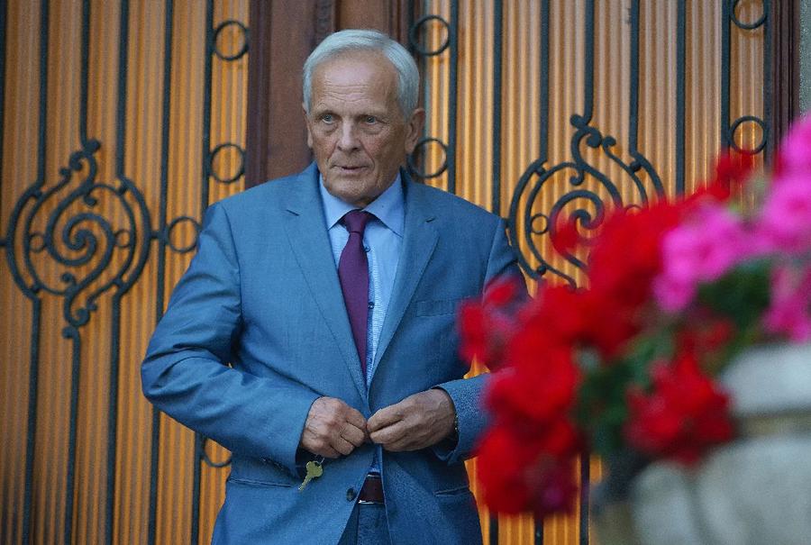 Theodor Stolojan a vorbit cu Gazeta Sporturilor despre tensiunile dintre România și Kosovo / foto: Imago Images Fostul prim-ministru al României, declarații categorice înainte de meciul cu Kosovo: „E o prostie ce reclamă acești indivizi! Ne-au fluierat imnul? Motivele kosovarilor sunt mai puternice decât ale noastre!”