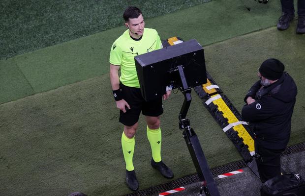 Măsura MAJORĂ care ar putea revoluționa fotbalul » După VAR, o nouă inovație tehnologică ar putea fi introdusă + Cine ar beneficia de ea