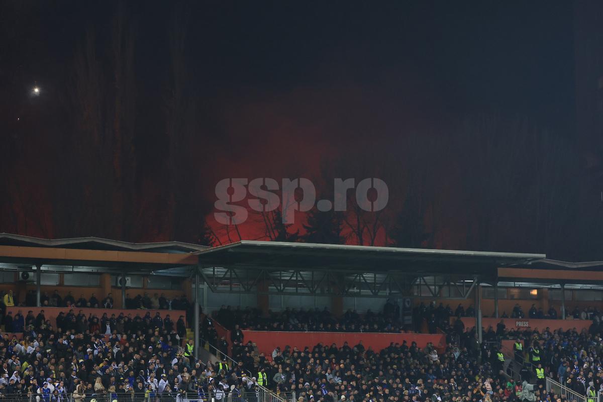 Imagini cu fanii Bosniei rămași în afara stadionului