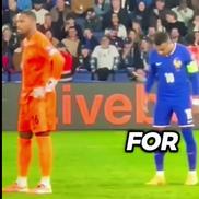 Kylian Mbappe deteriorează intenționat punctul de la 11 metri pentru a-l „ajuta” pe executantul penalty-ului să execute prost / Foto: Facebook footballfun