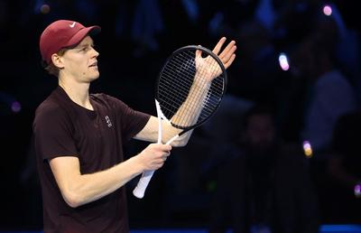 Jannik Sinner, pentru a treia oară la rând în ultimul act la ATP Finals » L-a învins pe De Minaur în al 13-lea meci consecutiv!