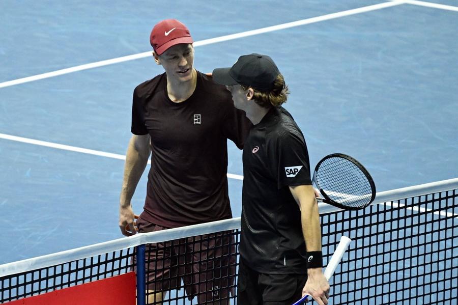 Jannik Sinner și Alex de Minaur la ATP Finals Foto: Imago Images Jannik Sinner, pentru a treia oară la rând în ultimul act la ATP Finals » L-a învins pe De Minaur în al 13-lea meci consecutiv!